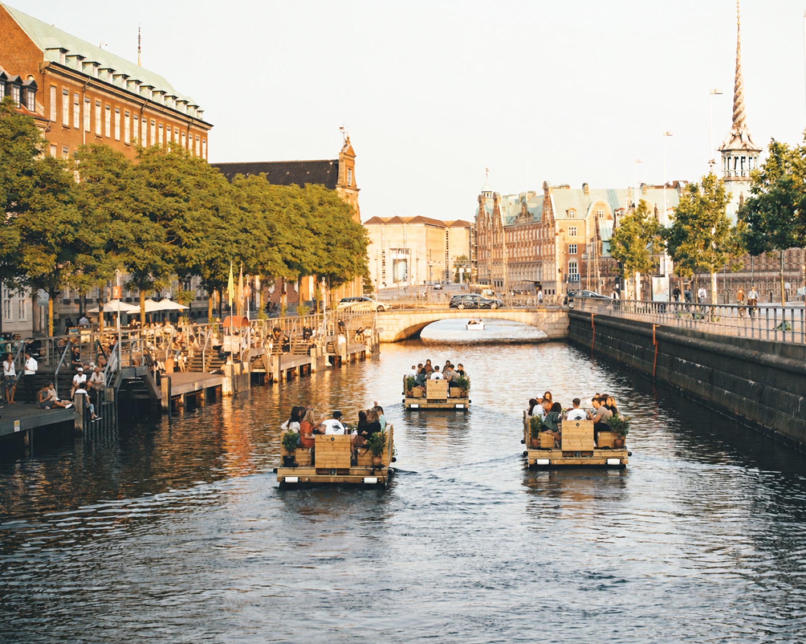 Tre grønne flåder på Københavns kanal